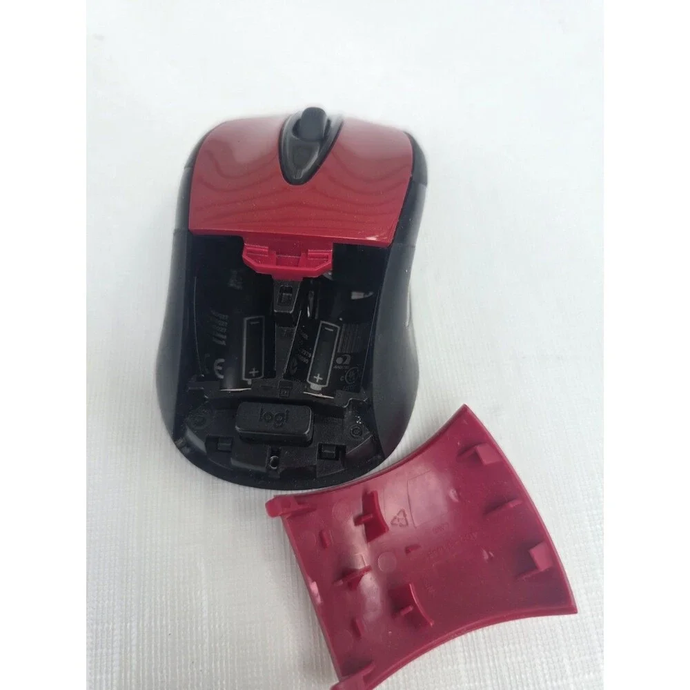 Logitech C930e 1080P HD Webcam w/ M525 Wireless Mouse Black Red Bundle 90° View
